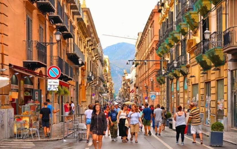 Apartament Dimora Di Maury A Due Passi Dai Trasporti E Da Ballaro Palermo Eksteriør bilde